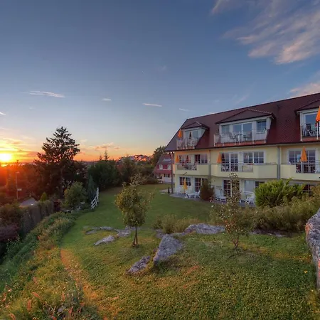 Ferienresidenz Ueber'm Апартаменты *